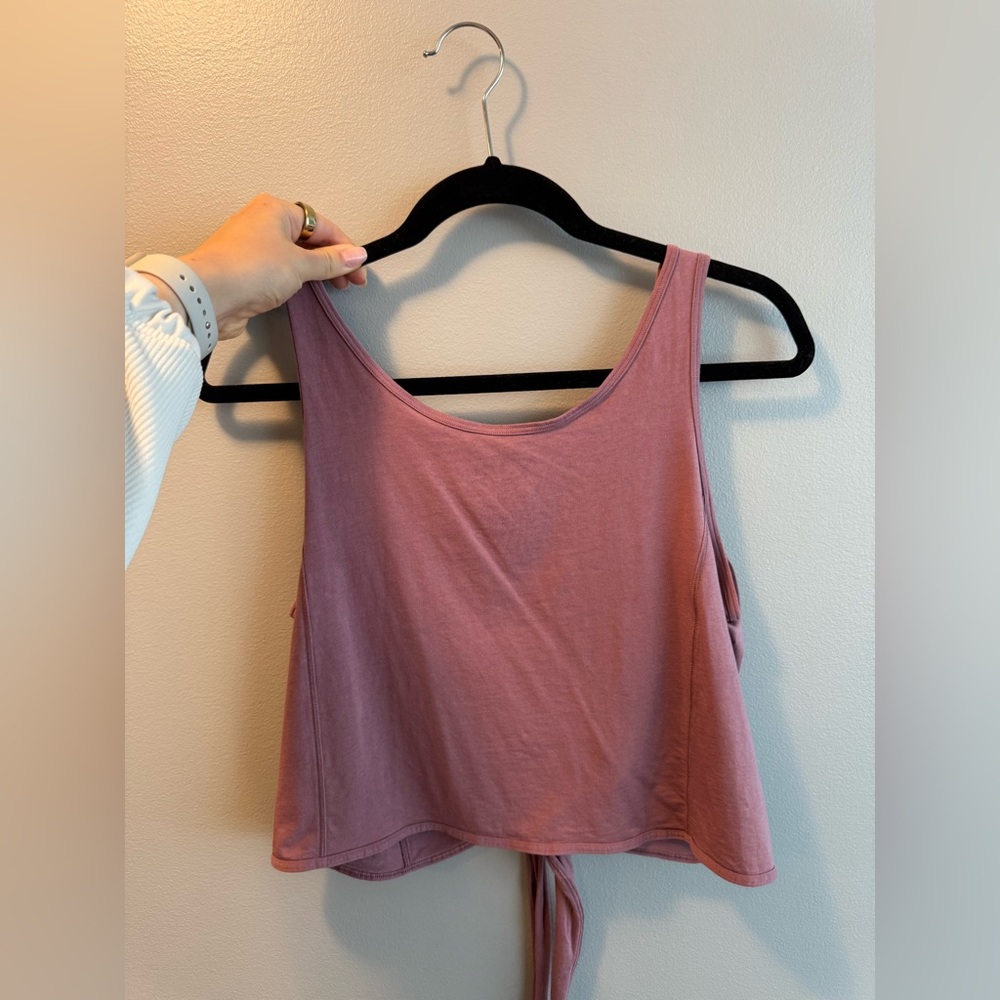 Lululemon size M tank with open back